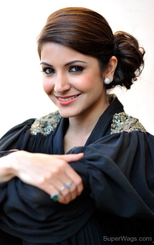 Ravishing Anushka Sharma-SW1113