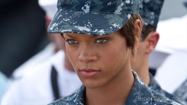 Robyn Rihanna Blue Eyes-SW1043