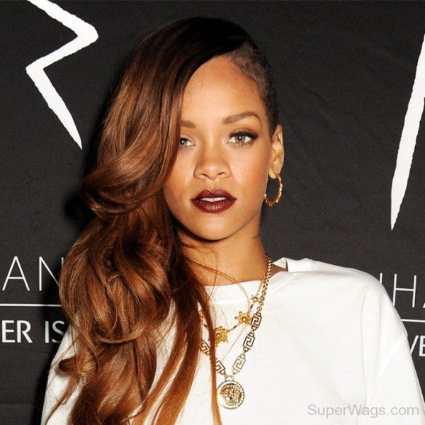 Robyn Rihanna Wavy Hairstyle-SW1092