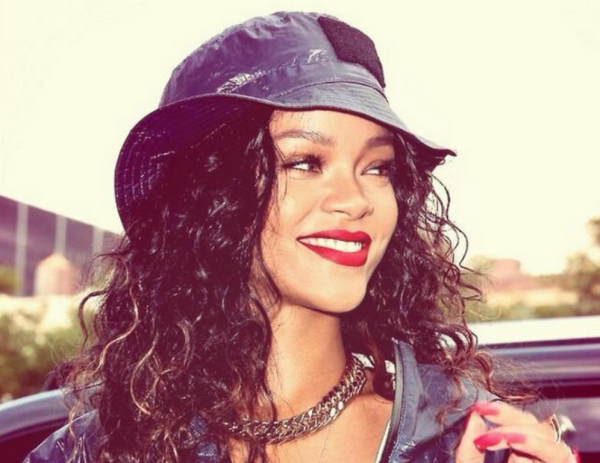 Robyn Rihanna Wearing Hat-SW1094