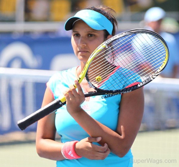 Sania Mirza Holding Tennis Racket 41.jpg 4-SW1040