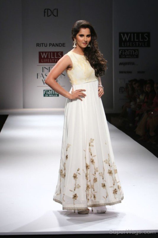 Sania Mirza Looking Stunning-SW123