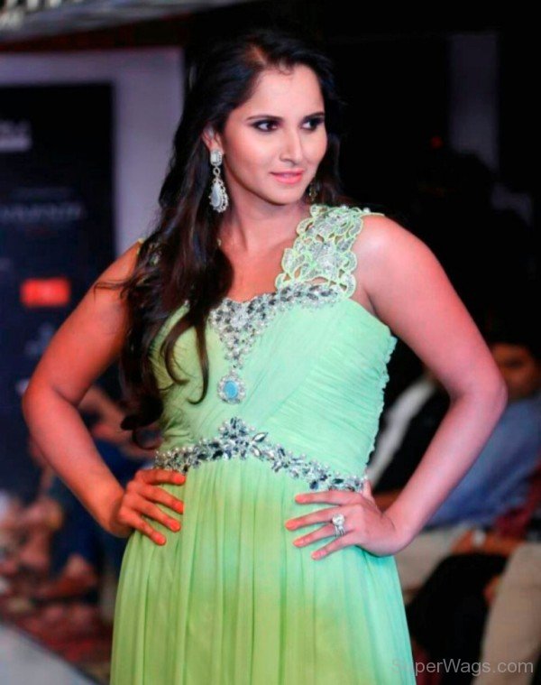 Sania Mirza Posing For Camera-SW1081