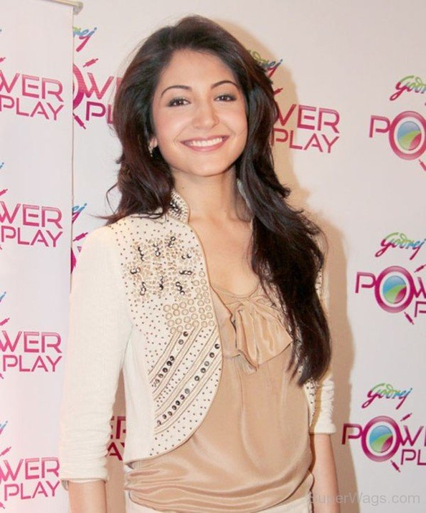 Stylish Actress Anushka Sharma-SW1117