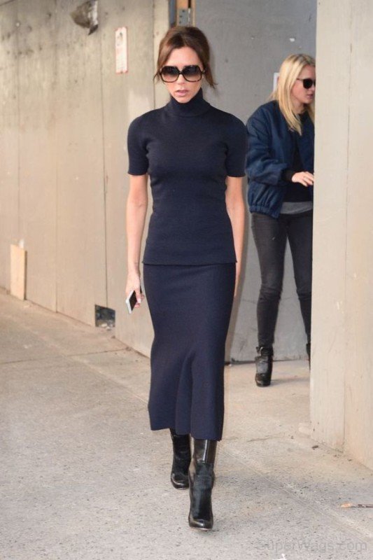 Victoria Beckham Wearing Black Dress-Sw144