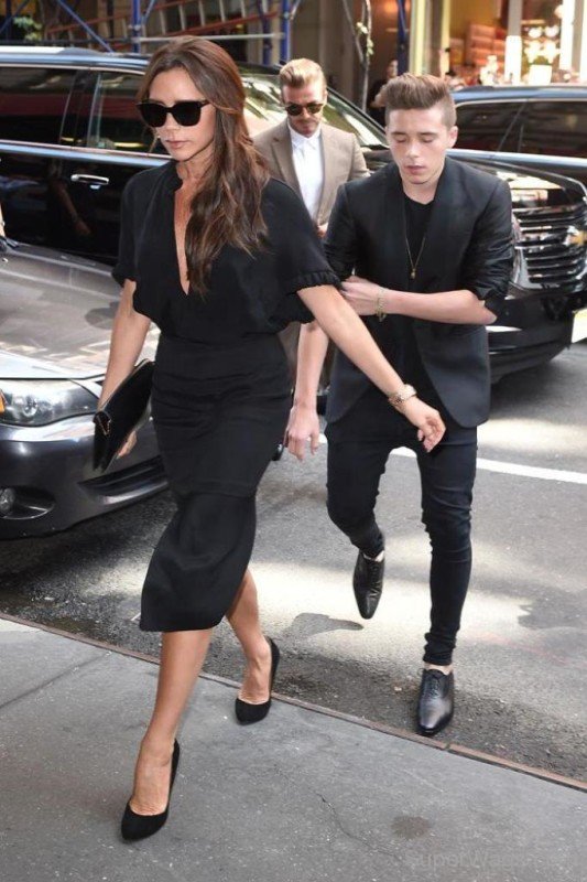 Victoria Beckham With Her Son-Sw153