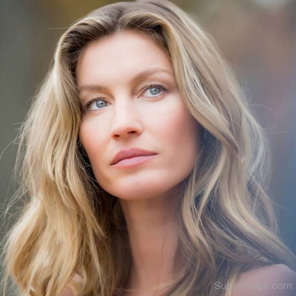 Closeup Of Gisele Bündchen 4-SW1006