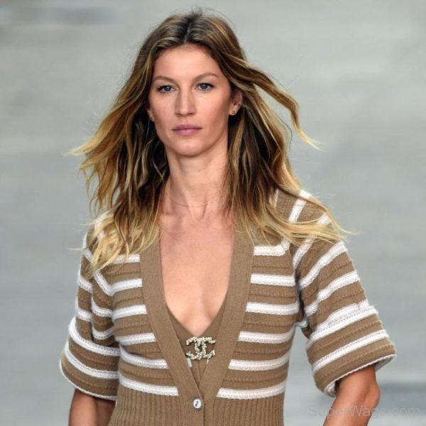 Gisele Bündchen 3-SW1011