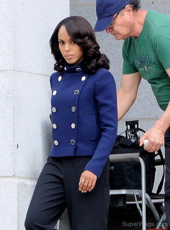 Kerry Washington Wearing Blue Javket-SW1098