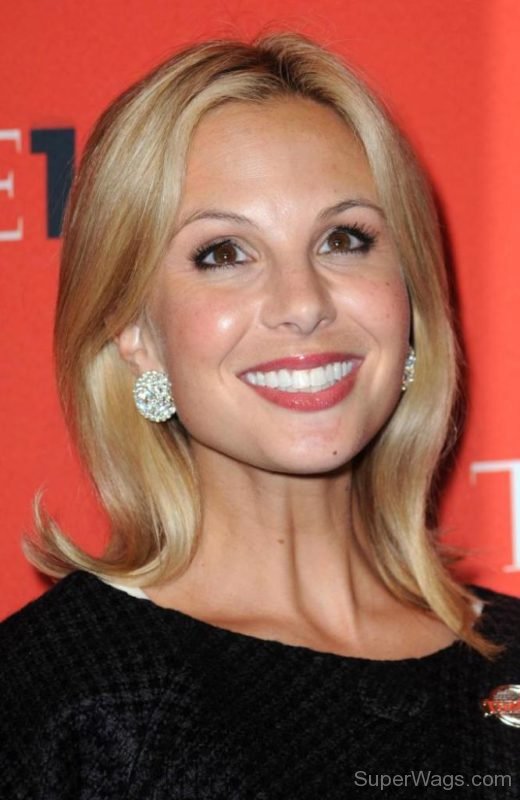 Pretty Elisabeth Hasselbeck 12-SW183