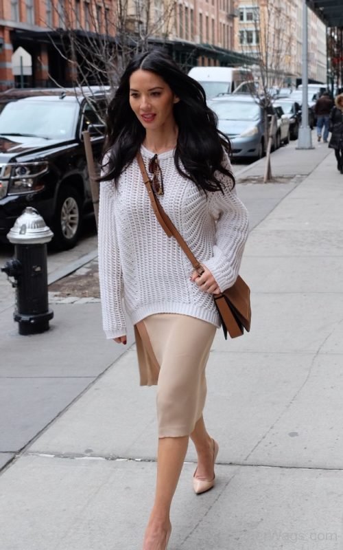 Stylish Model Olivia Munn-SW1119