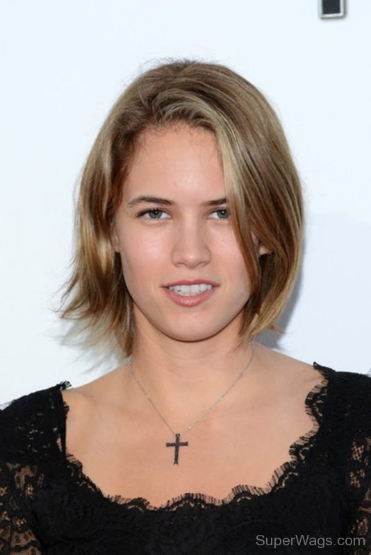 Actress Cody Horn Bob Hairstyle-SD102