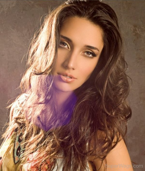 Amelia Vega Attractive Singer-SW1012