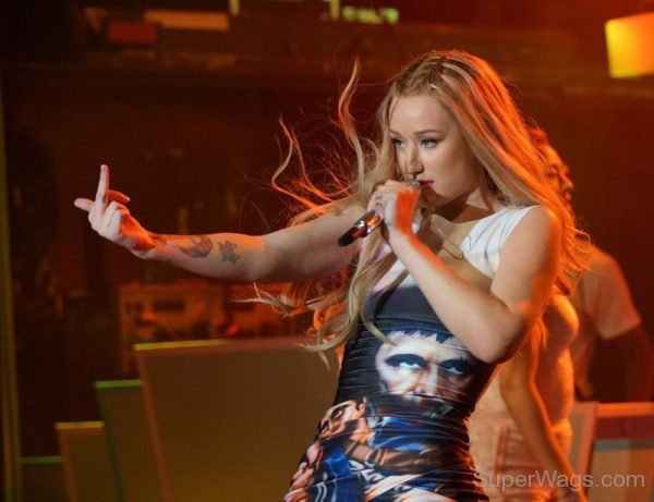 Fantastic Rapper Iggy Azalea-SW1012