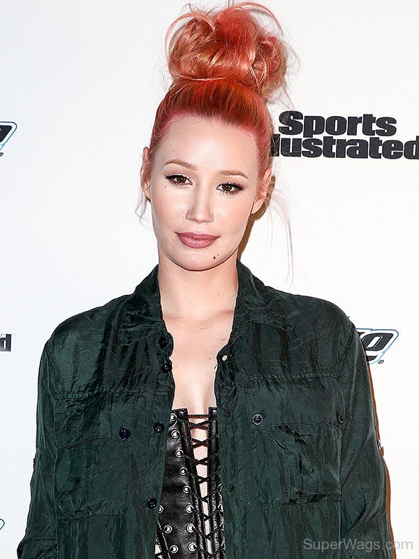 Iggy Azalea Bun Hairstyle Super Wags Hottest Wives And Girlfriends Of High Profile Sportsmen 