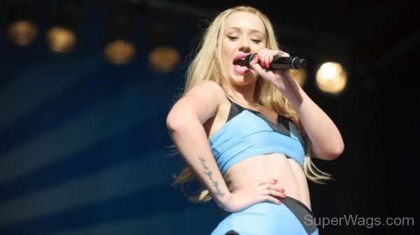 Iggy Azalea Dashing Singer-SW1027