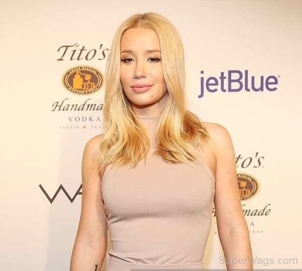 Iggy Azalea Looking Attractive-SW1042