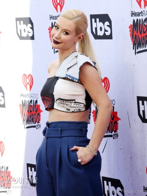 Iggy Azalea Looking Gorgeous-SW1044