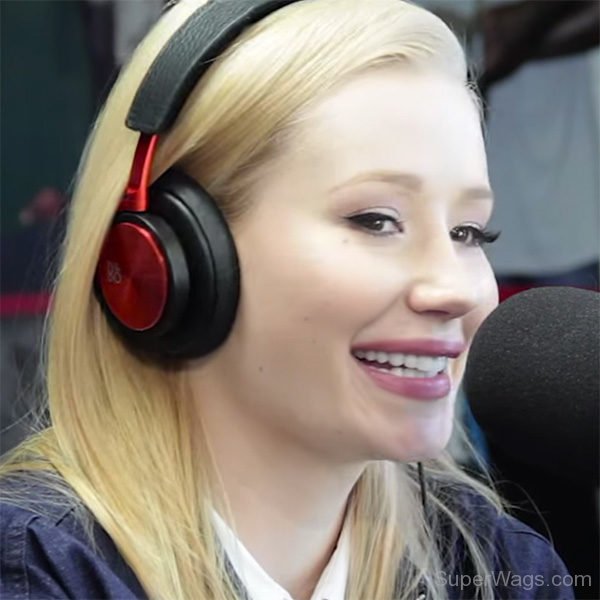 Iggy Azalea On Mic-SW1049