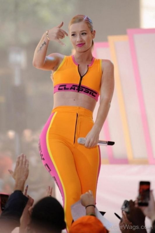 Iggy Azalea Performing On satge-SW1055