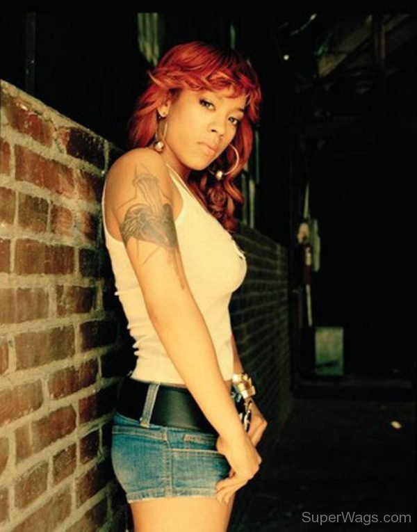 Keyshia Cole In White T-shirt And Blue Short-SW1046