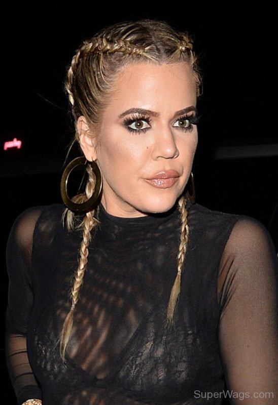 Khloe Kardashian Looking Charming-SW1061