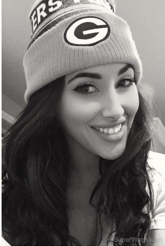 Claudia Sampedro Cute Smile